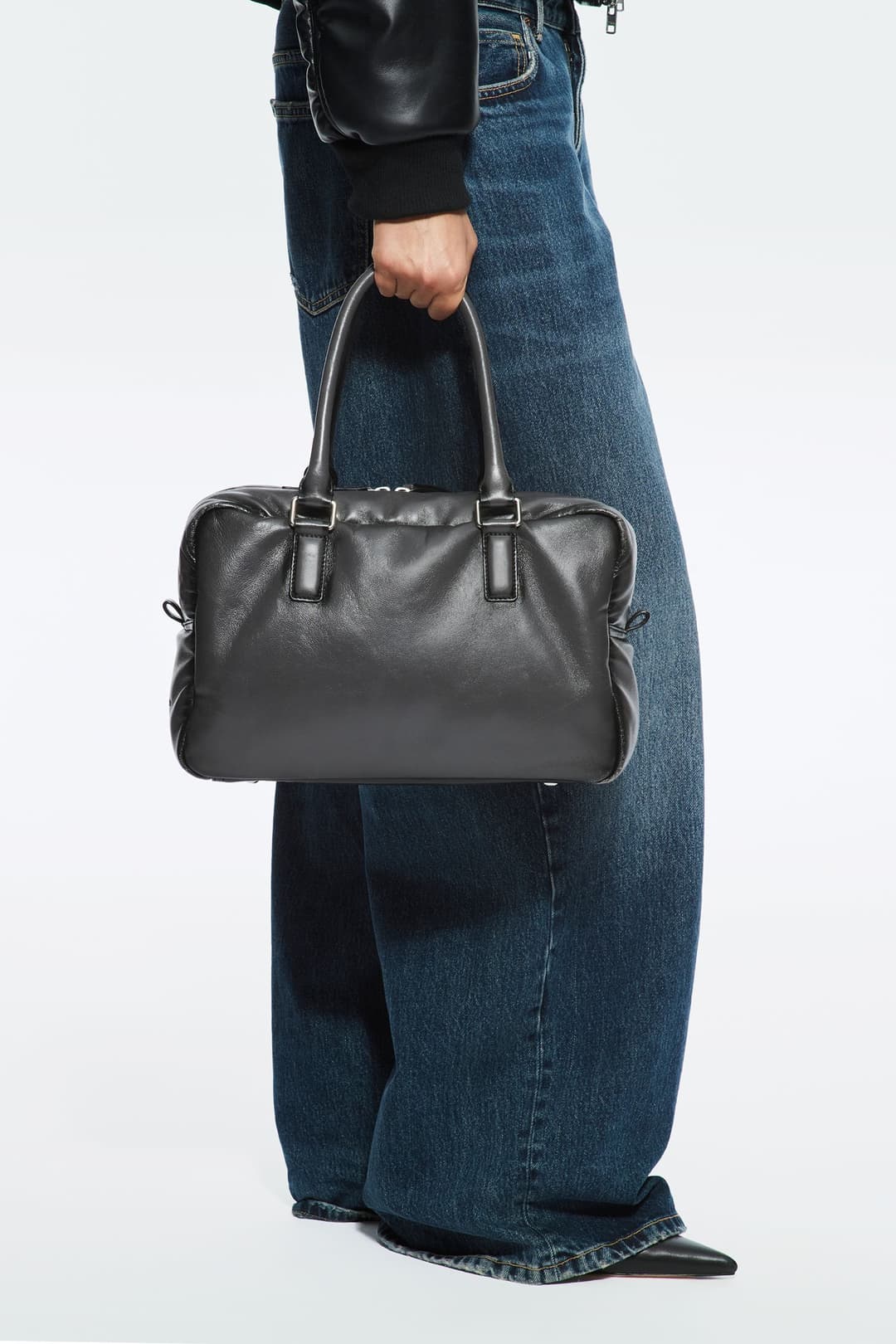 14052_b81bfbaebc-66300-701085040-1-full